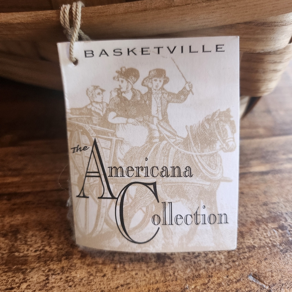 VINTAGE BASKETVILLE PICNIC BASKET FROM THE AMERICANA COLLECTION - Picture 2 of 7
